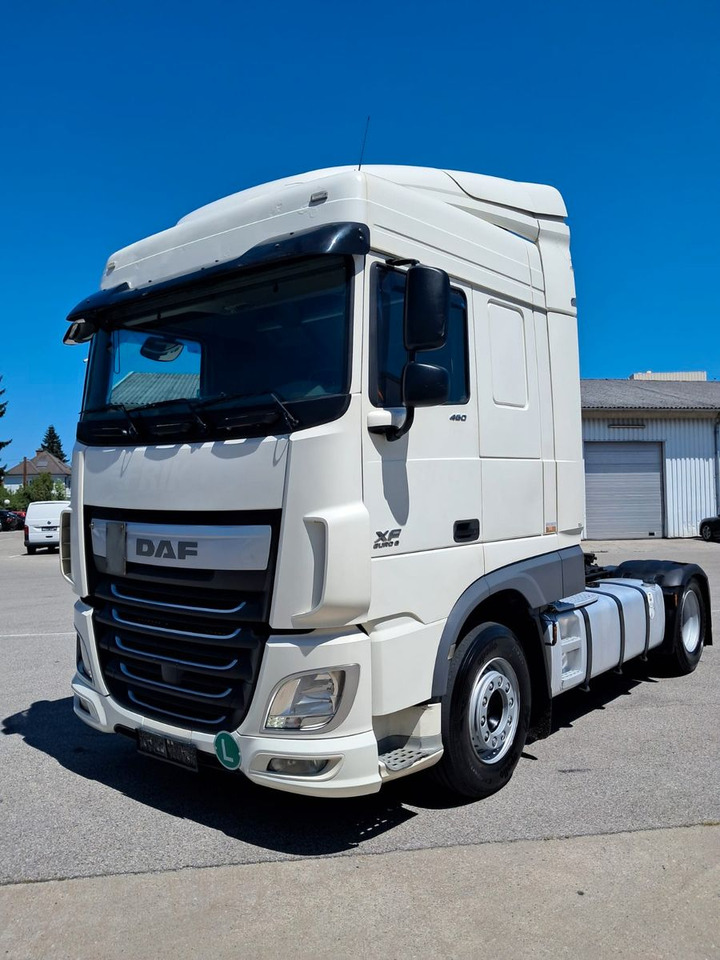 DAF XF 18.460 Schubboden | Klima | Retarder | Differ - Trekker: afbeelding 1 DAF XF 18.460 Schubboden | Klima | Retarder | Differ - Trekker: afbeelding 1