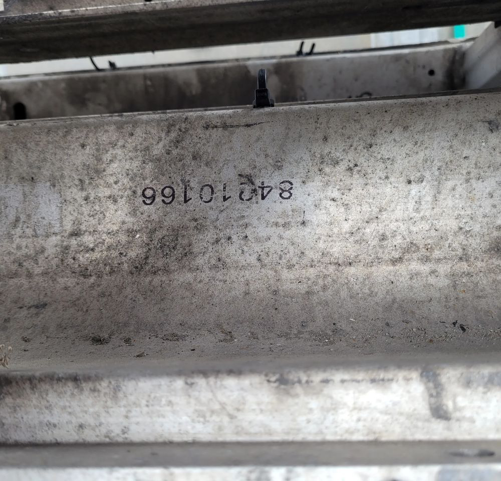 BELKA ZDERZAKA VOLVO FH4 FH5 ORYGINAŁ 84210166 CHWALIM116 - Bumper voor Vrachtwagen: afbeelding 3 BELKA ZDERZAKA VOLVO FH4 FH5 ORYGINAŁ 84210166 CHWALIM116 - Bumper voor Vrachtwagen: afbeelding 3