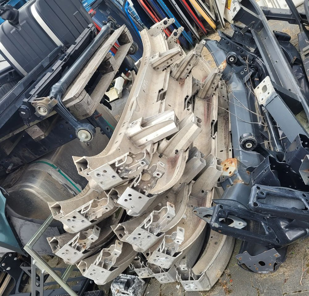 BELKA ZDERZAKA VOLVO FH4 FH5 ORYGINAŁ 84210166 CHWALIM116 - Bumper voor Vrachtwagen: afbeelding 1 BELKA ZDERZAKA VOLVO FH4 FH5 ORYGINAŁ 84210166 CHWALIM116 - Bumper voor Vrachtwagen: afbeelding 1