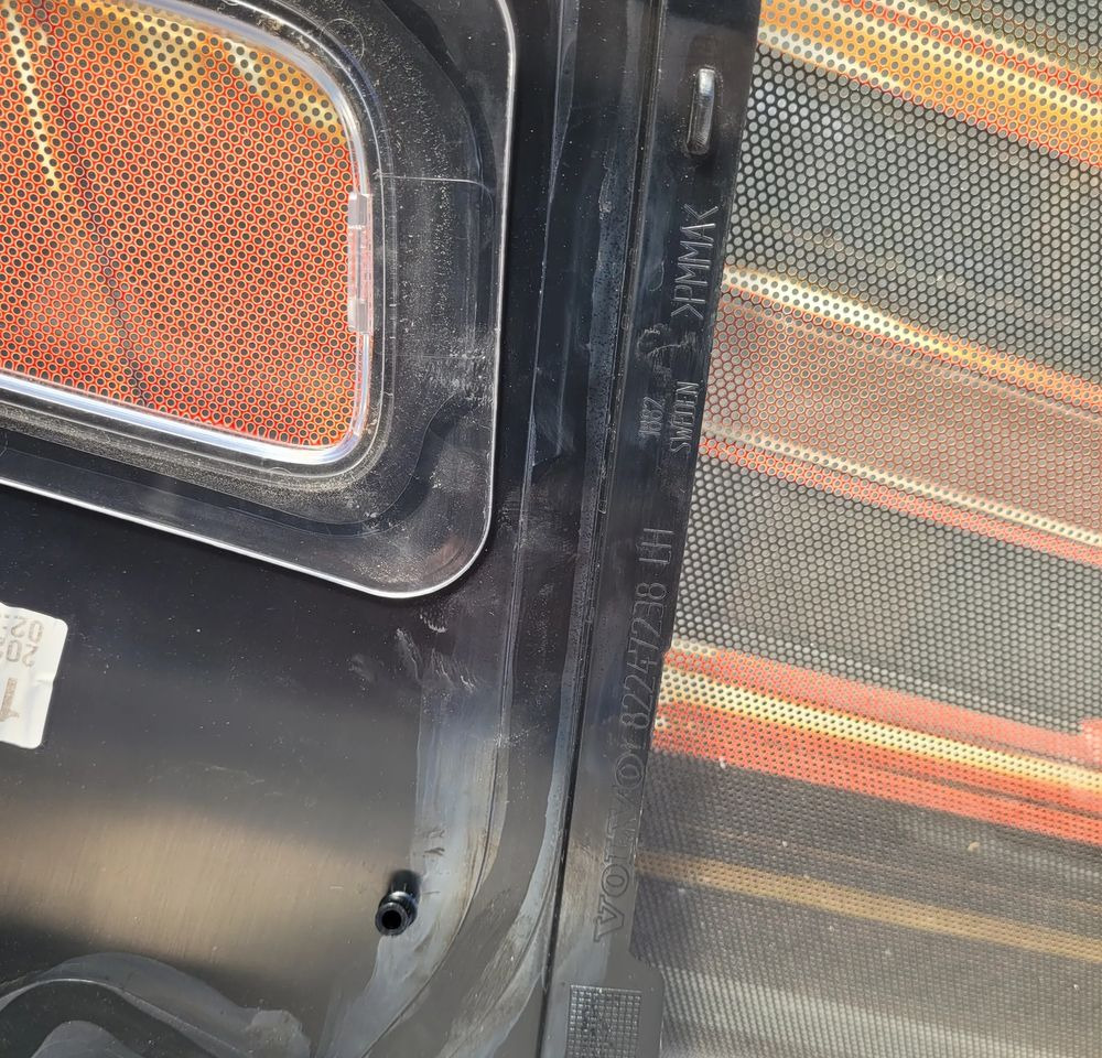 BLENDA NAROZNIK VOLVO FH4 FH5 XL ORYGINAŁ CHWALIM116 - Carrosserie en exterieur voor Vrachtwagen: afbeelding 4 BLENDA NAROZNIK VOLVO FH4 FH5 XL ORYGINAŁ CHWALIM116 - Carrosserie en exterieur voor Vrachtwagen: afbeelding 4