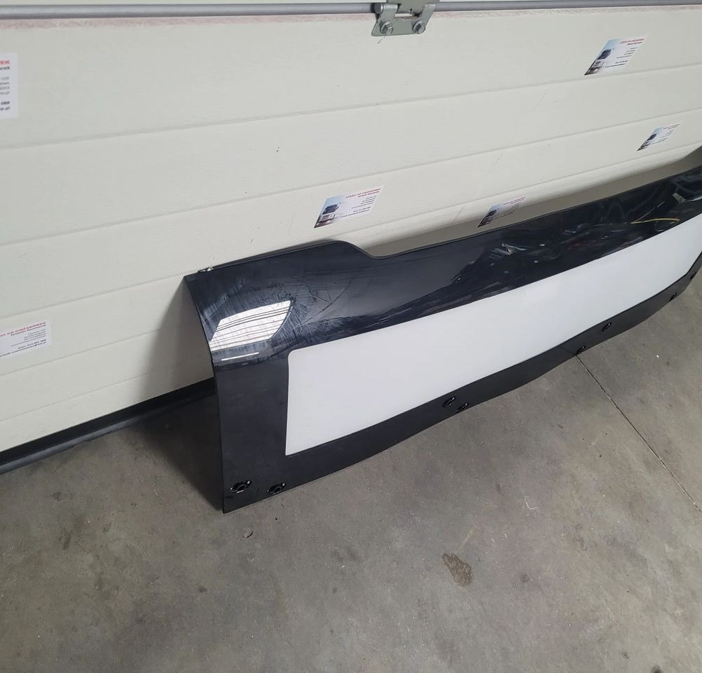 BLENDA REKLAMA VOLVO FH4 FH5 ORYGINAŁ 82267446 CHWALIM116 - Carrosserie en exterieur voor Vrachtwagen: afbeelding 2 BLENDA REKLAMA VOLVO FH4 FH5 ORYGINAŁ 82267446 CHWALIM116 - Carrosserie en exterieur voor Vrachtwagen: afbeelding 2
