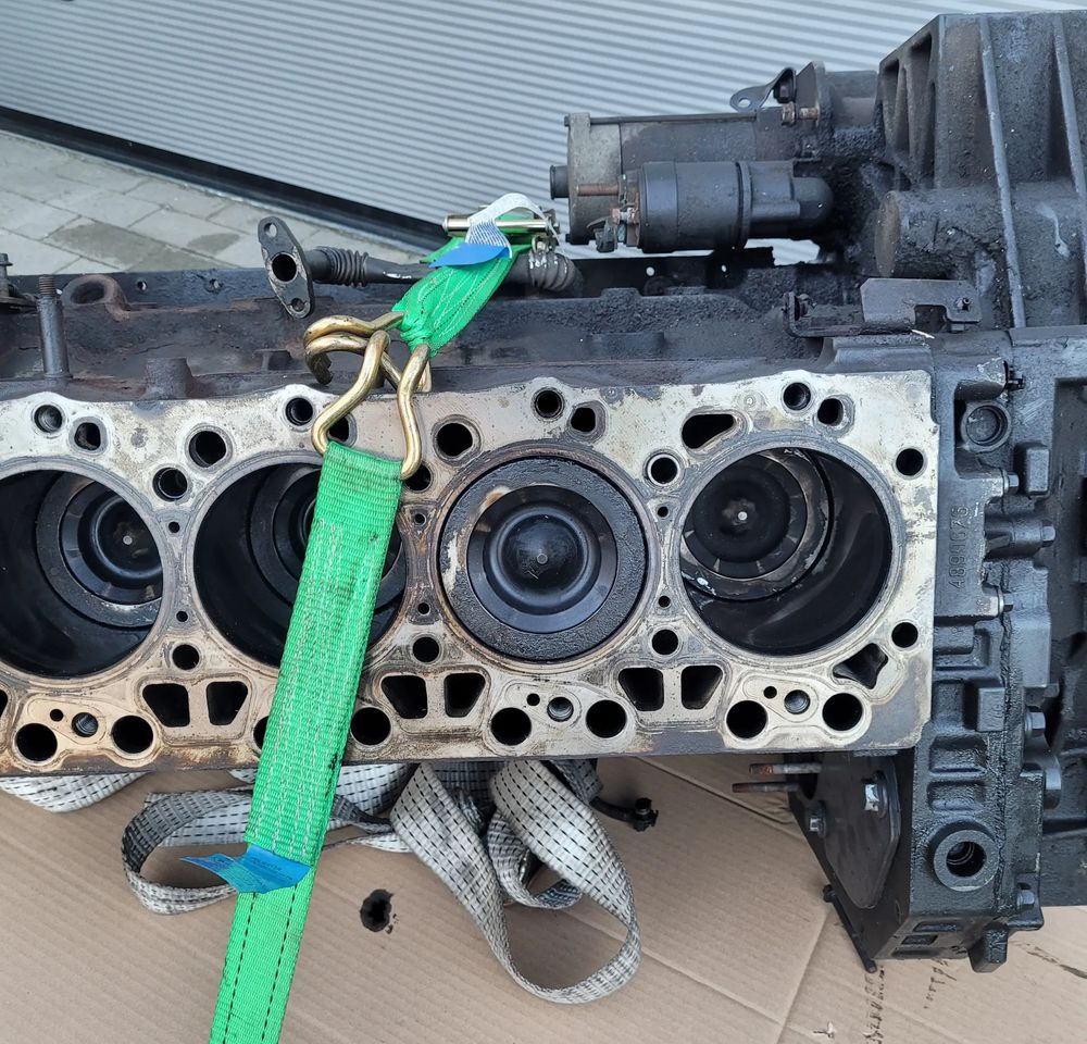 BLOK SILNIKA IVECO EUROCARGO E6 - Cilinderblok voor Vrachtwagen: afbeelding 2 BLOK SILNIKA IVECO EUROCARGO E6 - Cilinderblok voor Vrachtwagen: afbeelding 2