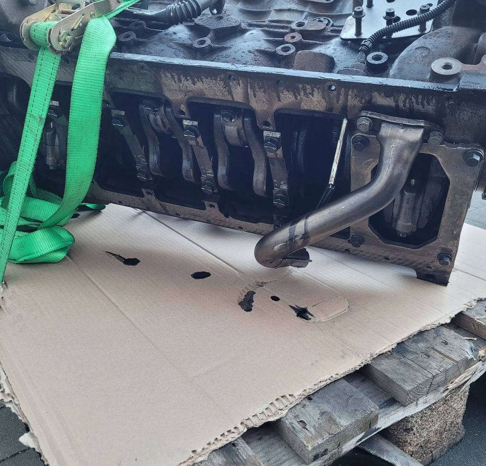 BLOK SILNIKA IVECO EUROCARGO E6 - Cilinderblok voor Vrachtwagen: afbeelding 4 BLOK SILNIKA IVECO EUROCARGO E6 - Cilinderblok voor Vrachtwagen: afbeelding 4