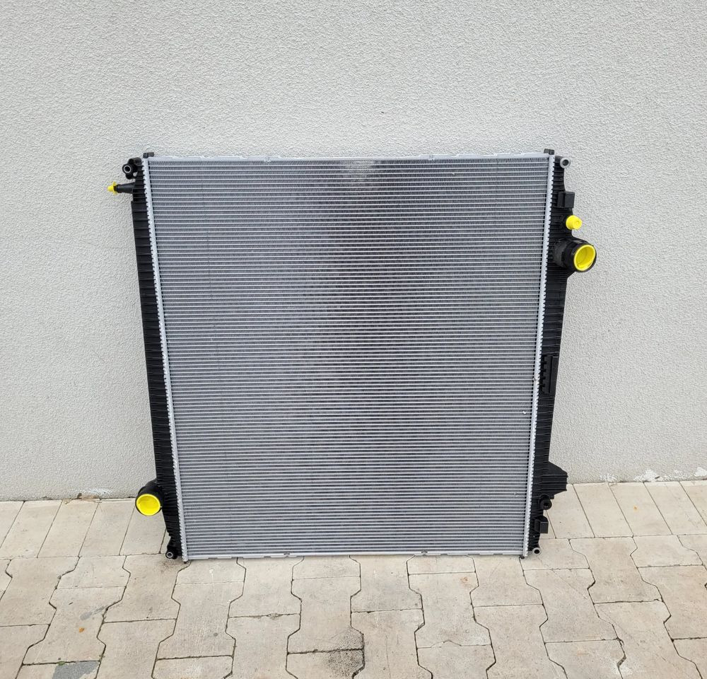 CHŁODNICA WODY MAN TGS E6 81.06101-6787 NOWY ORYGINAŁ - Radiateur voor Vrachtwagen: afbeelding 1 CHŁODNICA WODY MAN TGS E6 81.06101-6787 NOWY ORYGINAŁ - Radiateur voor Vrachtwagen: afbeelding 1