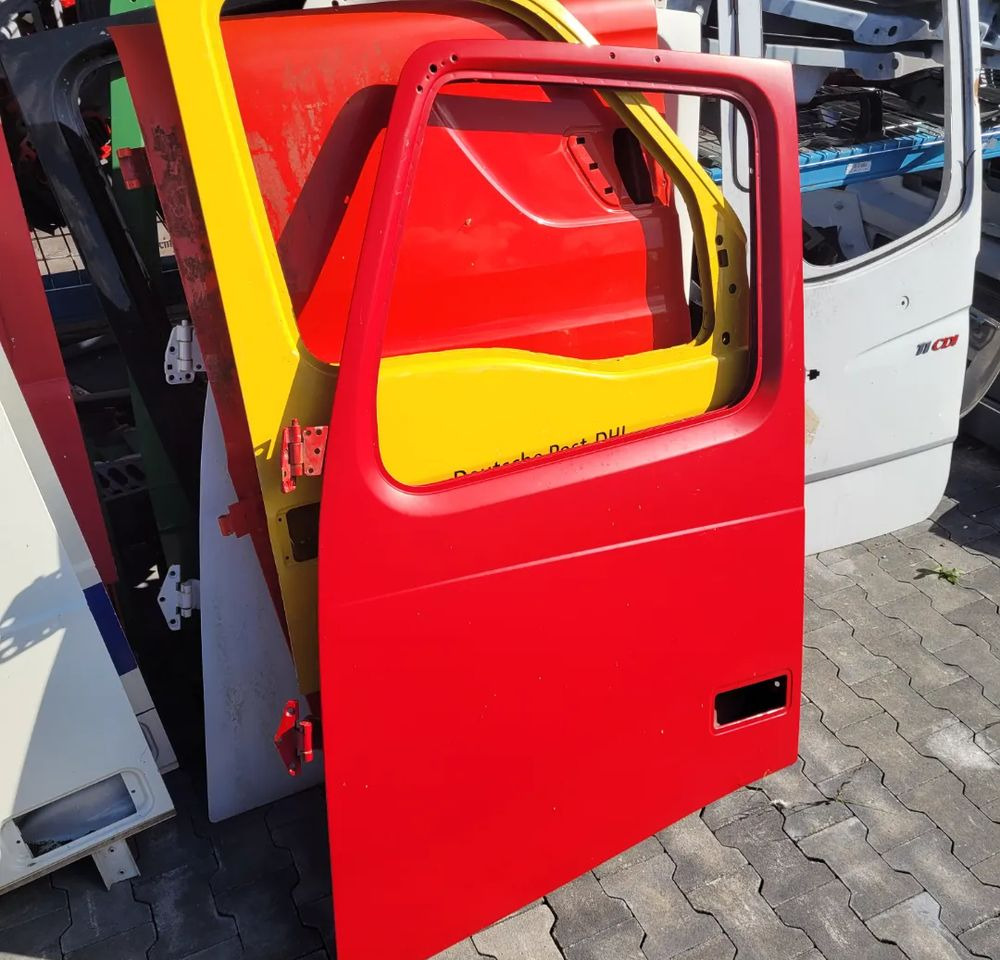 DRZWI LEWE VOLVO FH13 ORYGINAŁ - Deur en onderdelen voor Vrachtwagen: afbeelding 1 DRZWI LEWE VOLVO FH13 ORYGINAŁ - Deur en onderdelen voor Vrachtwagen: afbeelding 1