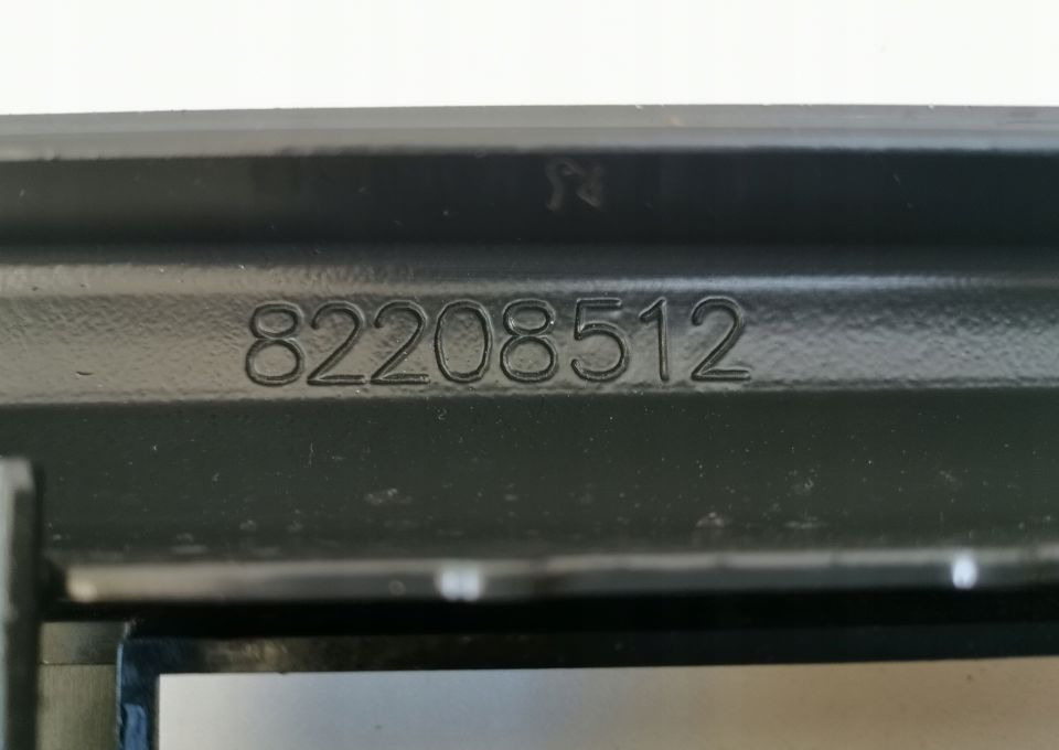 GRILL ATRAPA ŁAWKA VOLVO FH4 82208512 ORYGINAŁ - Rooster voor Vrachtwagen: afbeelding 5 GRILL ATRAPA ŁAWKA VOLVO FH4 82208512 ORYGINAŁ - Rooster voor Vrachtwagen: afbeelding 5