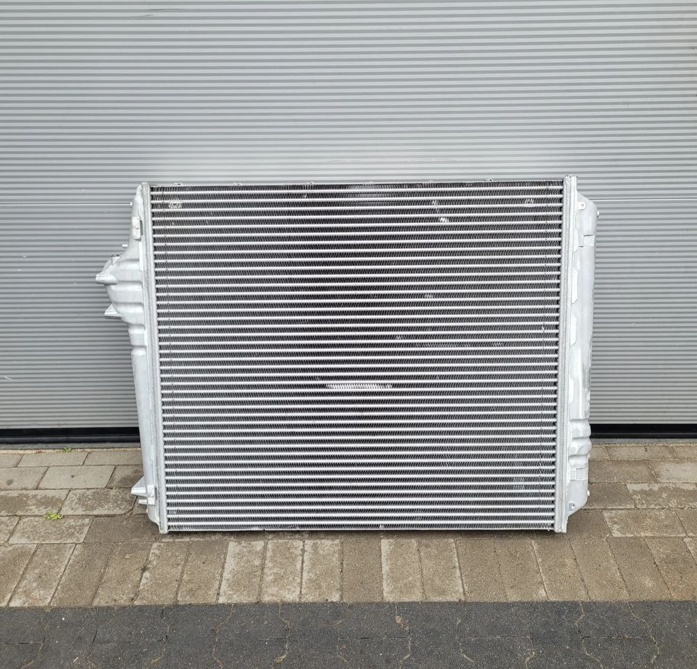 INTERCOOLER VOLVO FH4 FH5 21631996 SZCZELNY 2024 R - Koelsysteem voor Vrachtwagen: afbeelding 2 INTERCOOLER VOLVO FH4 FH5 21631996 SZCZELNY 2024 R - Koelsysteem voor Vrachtwagen: afbeelding 2