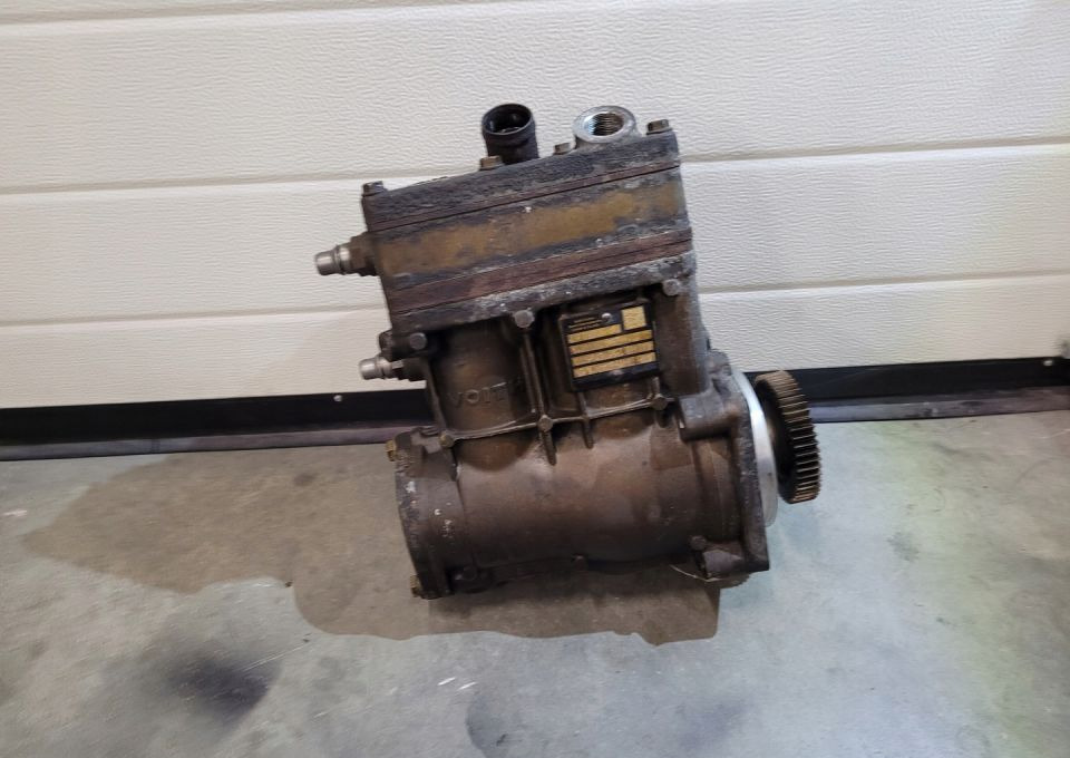 KOMPRESOR MERCEDES ACTROS MP4 A0011306415 - Compressor voor Vrachtwagen: afbeelding 1 KOMPRESOR MERCEDES ACTROS MP4 A0011306415 - Compressor voor Vrachtwagen: afbeelding 1