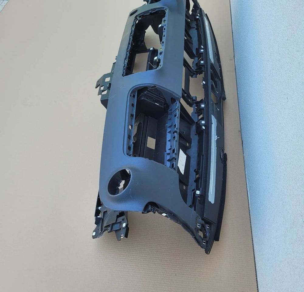 KONSOLA MERCEDES SPRINTER W910 W907 - Instrumentenpaneel voor Vrachtwagen: afbeelding 2 KONSOLA MERCEDES SPRINTER W910 W907 - Instrumentenpaneel voor Vrachtwagen: afbeelding 2