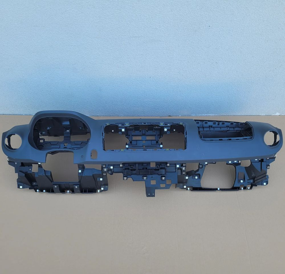 KONSOLA MERCEDES SPRINTER W910 W907 - Instrumentenpaneel voor Vrachtwagen: afbeelding 1 KONSOLA MERCEDES SPRINTER W910 W907 - Instrumentenpaneel voor Vrachtwagen: afbeelding 1