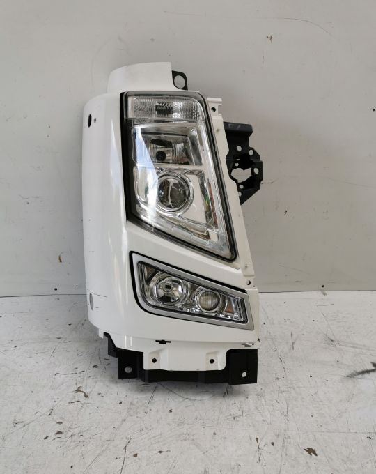 LAMPA GARNEK OKULAR VOLVO FH 13 - Koplamp voor Vrachtwagen: afbeelding 1 LAMPA GARNEK OKULAR VOLVO FH 13 - Koplamp voor Vrachtwagen: afbeelding 1