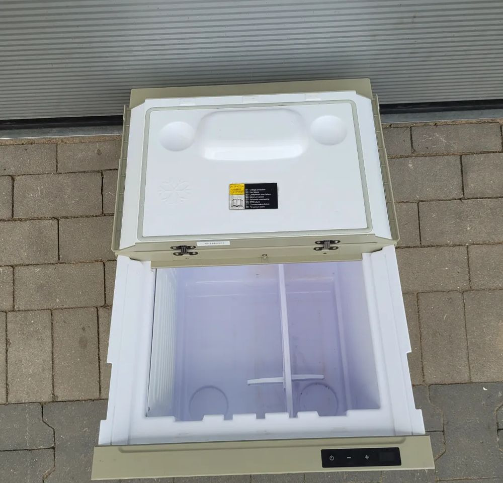 LODÓWKA VOLVO FH4 ORYGINAŁ NABITA NOWY PAROWNIK - Carrosserie en exterieur voor Vrachtwagen: afbeelding 2 LODÓWKA VOLVO FH4 ORYGINAŁ NABITA NOWY PAROWNIK - Carrosserie en exterieur voor Vrachtwagen: afbeelding 2