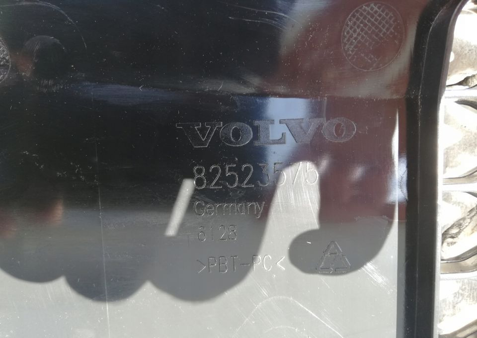 MASKA GRILL ATRAPA VOLVO FL FE 82523575 NOWY ORYG. - Rooster voor Vrachtwagen: afbeelding 5 MASKA GRILL ATRAPA VOLVO FL FE 82523575 NOWY ORYG. - Rooster voor Vrachtwagen: afbeelding 5