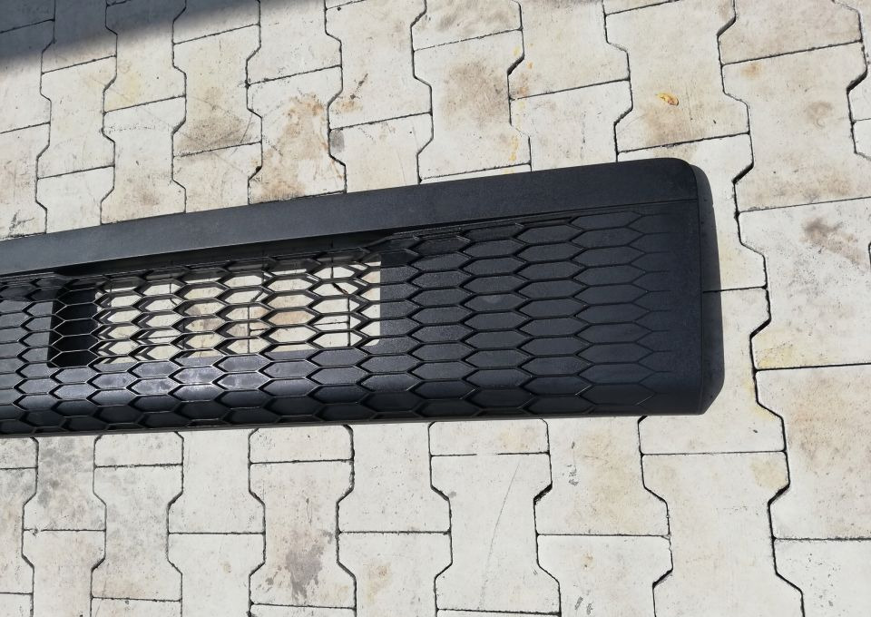 MASKA GRILL ATRAPA VOLVO FL FE 82523575 NOWY ORYG. - Rooster voor Vrachtwagen: afbeelding 3 MASKA GRILL ATRAPA VOLVO FL FE 82523575 NOWY ORYG. - Rooster voor Vrachtwagen: afbeelding 3