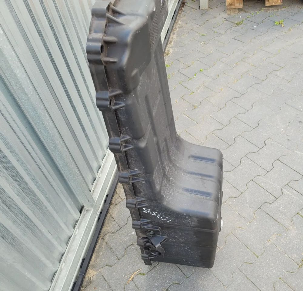 MISKA OLEJOWA RENAULT GAMA VOLVO FH 13 LITRÓW - Carterpan voor Vrachtwagen: afbeelding 2 MISKA OLEJOWA RENAULT GAMA VOLVO FH 13 LITRÓW - Carterpan voor Vrachtwagen: afbeelding 2