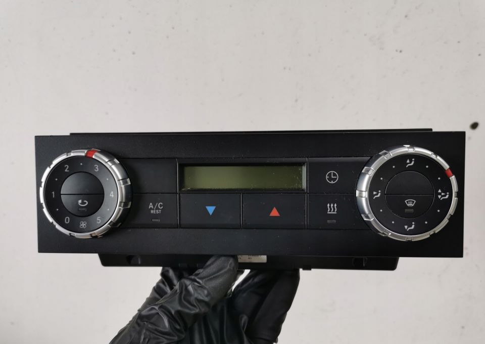 PANEL KLIMATYZACJI ACTROS MP4 A9604467928 - Airco compressor voor Vrachtwagen: afbeelding 1 PANEL KLIMATYZACJI ACTROS MP4 A9604467928 - Airco compressor voor Vrachtwagen: afbeelding 1