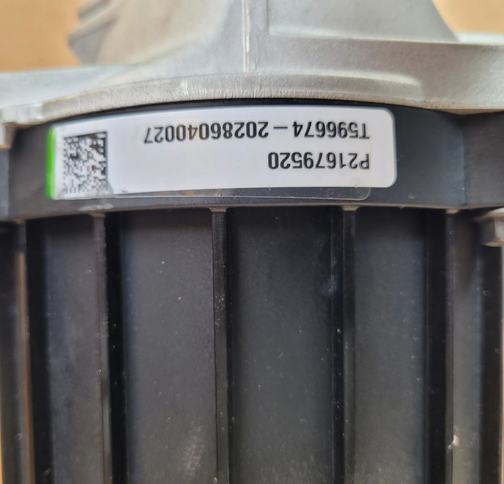 PODSTAWA OLEJU VOLVO FH4 FH5 P21679520 NOWY ORYGINAŁ - Brandstoftoevoer voor Vrachtwagen: afbeelding 3 PODSTAWA OLEJU VOLVO FH4 FH5 P21679520 NOWY ORYGINAŁ - Brandstoftoevoer voor Vrachtwagen: afbeelding 3