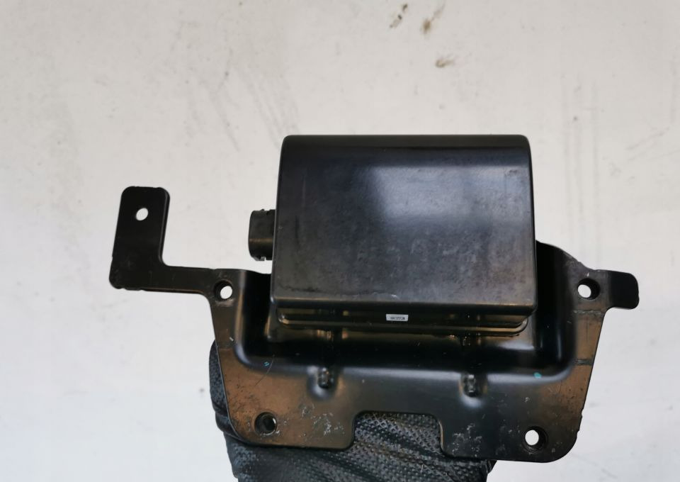 RADAR VOLVO FH4 RENAULT 22208484-P06 - Sensor voor Vrachtwagen: afbeelding 1 RADAR VOLVO FH4 RENAULT 22208484-P06 - Sensor voor Vrachtwagen: afbeelding 1