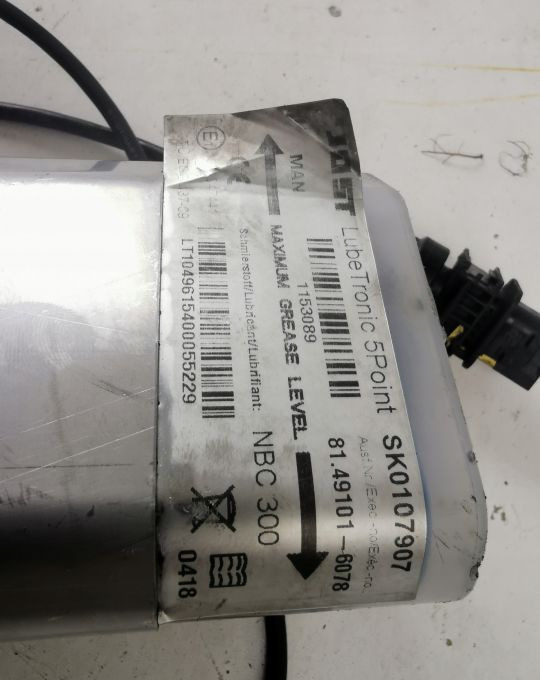 SMAROWANIE SIODŁA JOST MAN TGX TGS 81.49101-6078 - Koppelschotel voor Vrachtwagen: afbeelding 2 SMAROWANIE SIODŁA JOST MAN TGX TGS 81.49101-6078 - Koppelschotel voor Vrachtwagen: afbeelding 2