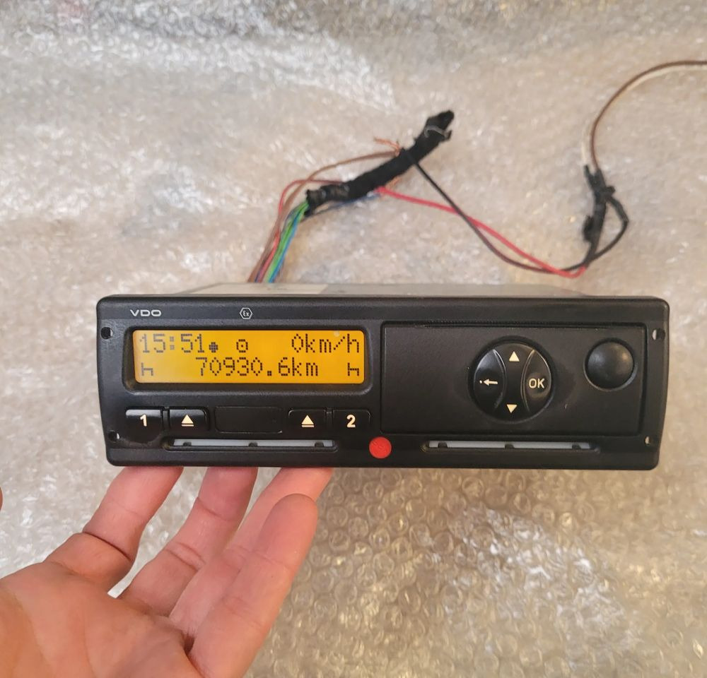 TACHOGRAF MERCEDES ACTROS A0024463633 R.2.1 - Tachograph voor Vrachtwagen: afbeelding 1 TACHOGRAF MERCEDES ACTROS A0024463633 R.2.1 - Tachograph voor Vrachtwagen: afbeelding 1