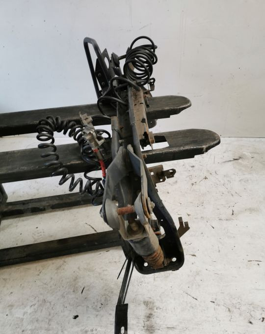 ZAWIESZENIE KABINY TYL MERCEDES ACTROS MP4 - Cabinevering voor Vrachtwagen: afbeelding 2 ZAWIESZENIE KABINY TYL MERCEDES ACTROS MP4 - Cabinevering voor Vrachtwagen: afbeelding 2