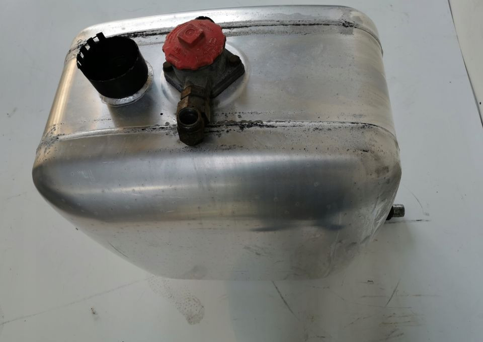 ZBIORNIK OLEJU OLEJOWY HYDRAULIKI - Brandstoftank: afbeelding 4 ZBIORNIK OLEJU OLEJOWY HYDRAULIKI - Brandstoftank: afbeelding 4