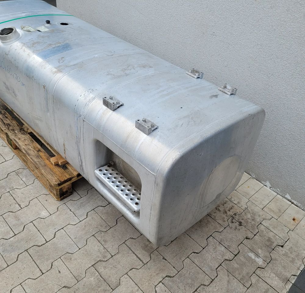 ZBIORNIK PALIWA MAN TGX TGS 200X60X70CM - Brandstoftank voor Vrachtwagen: afbeelding 2 ZBIORNIK PALIWA MAN TGX TGS 200X60X70CM - Brandstoftank voor Vrachtwagen: afbeelding 2
