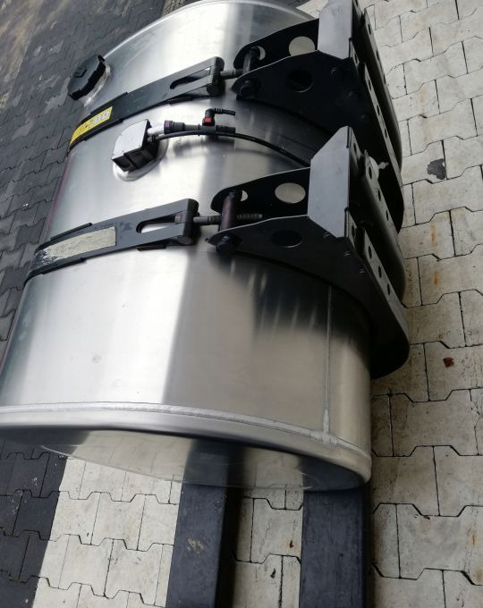 ZBIORNIK PALIWA VOLVO FH4 GAMA RANGE T 365L - Brandstoftank voor Vrachtwagen: afbeelding 2 ZBIORNIK PALIWA VOLVO FH4 GAMA RANGE T 365L - Brandstoftank voor Vrachtwagen: afbeelding 2