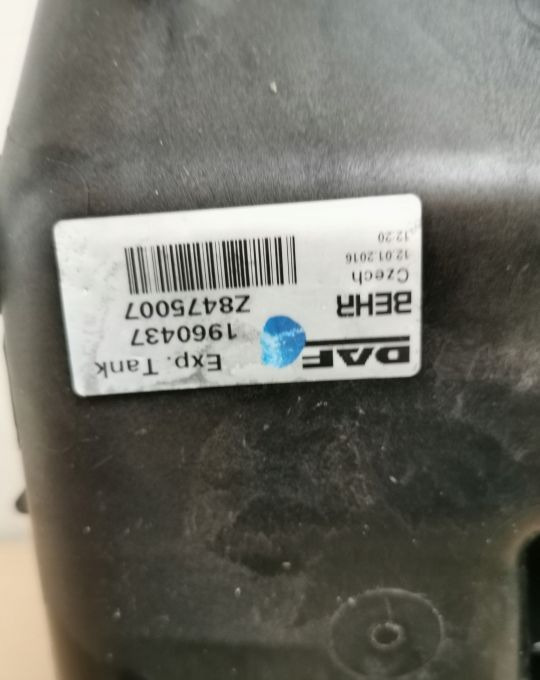 Zbiorniczek wyrównawczy DAF XF 106 - Expansietank voor Vrachtwagen: afbeelding 3 Zbiorniczek wyrównawczy DAF XF 106 - Expansietank voor Vrachtwagen: afbeelding 3