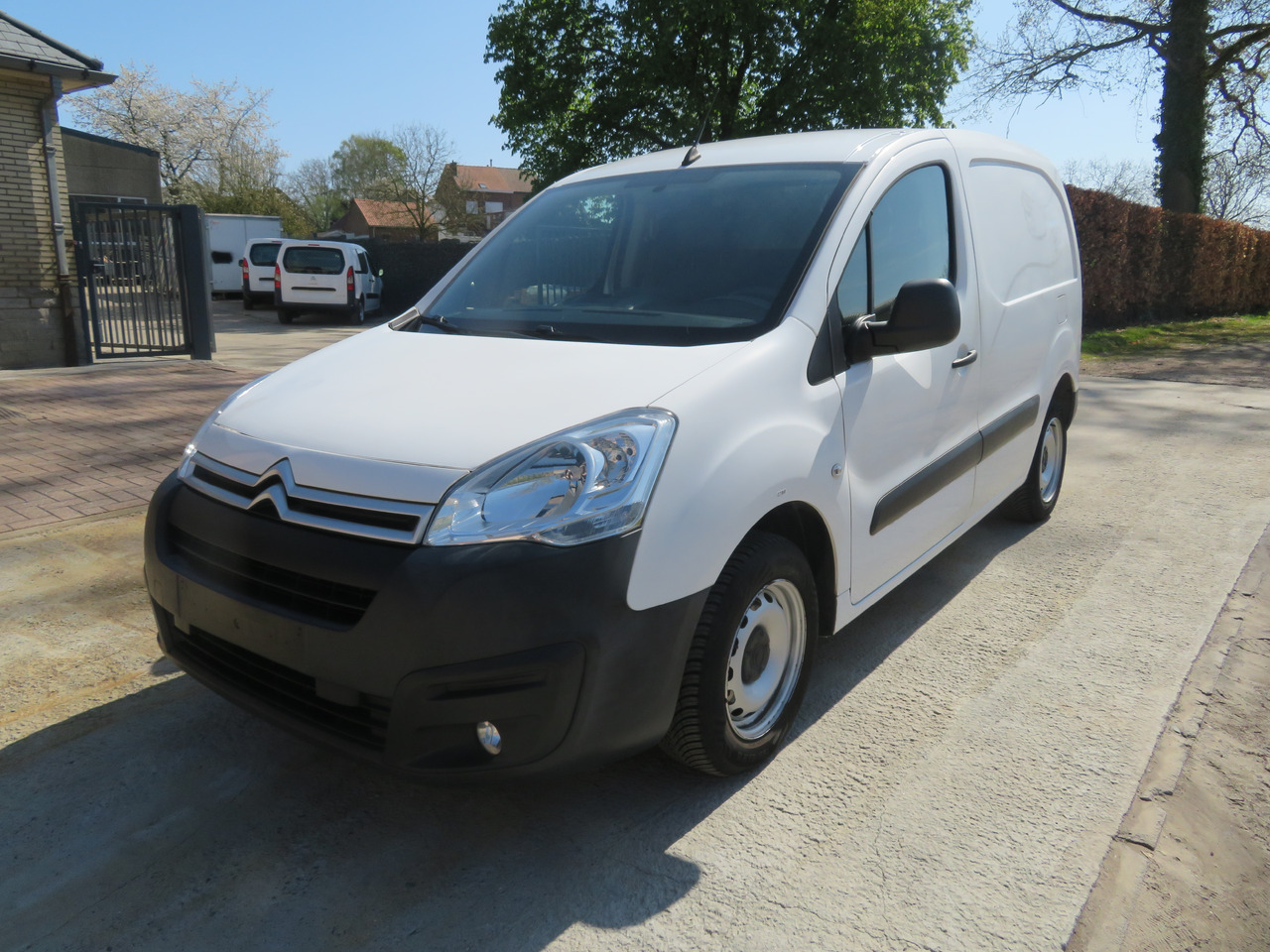 CITROËN Berlingo 1.6 BlueHDi CLUB - Gesloten bestelwagen: afbeelding 3 CITROËN Berlingo 1.6 BlueHDi CLUB - Gesloten bestelwagen: afbeelding 3