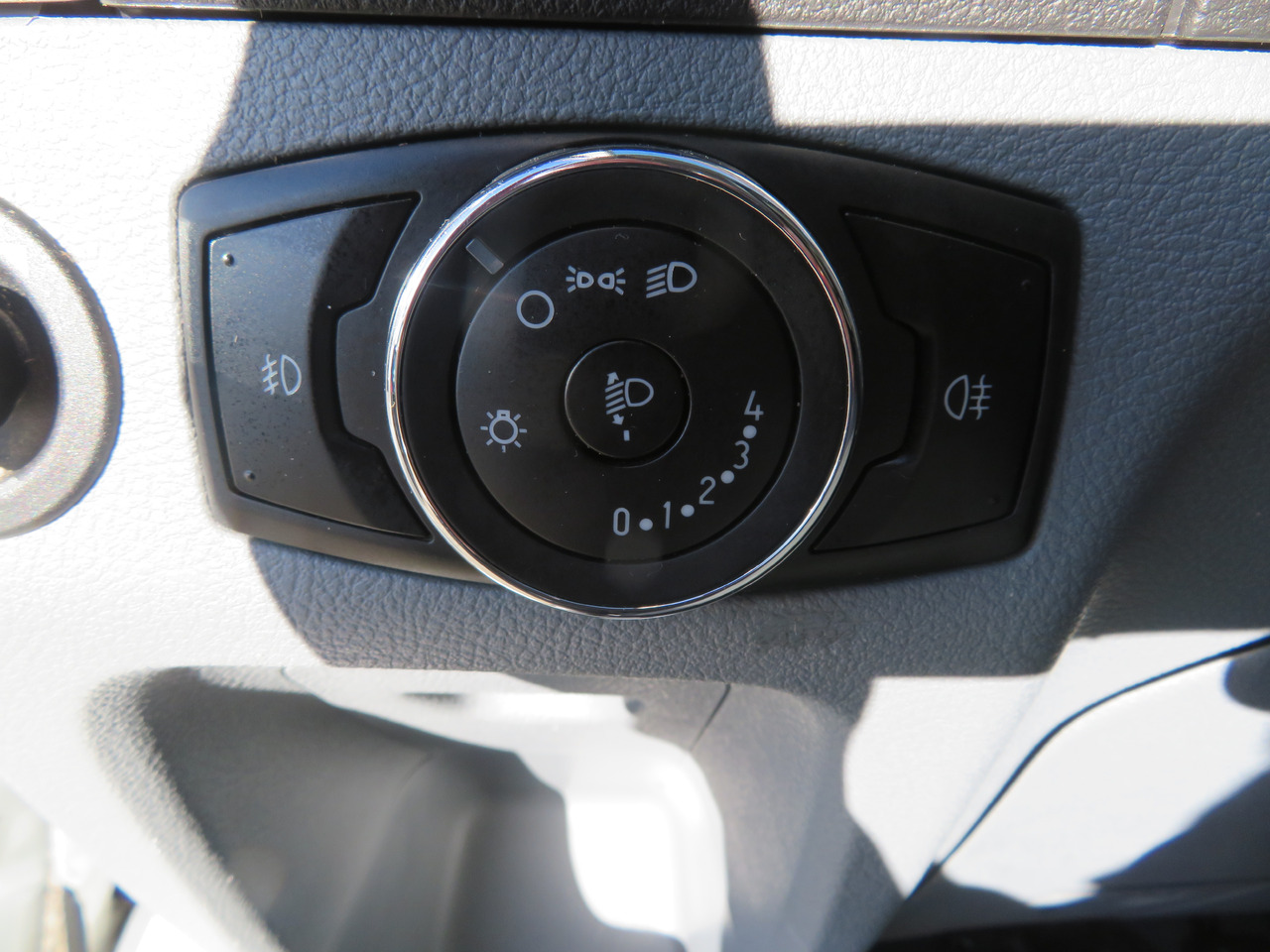 Gesloten bestelwagen Ford Transit 2.0TDCi L2H2: afbeelding 17