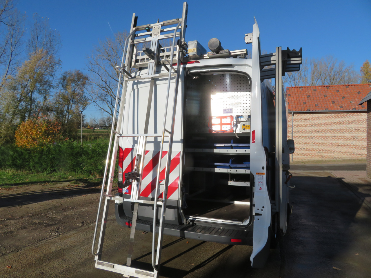 Gesloten bestelwagen Ford Transit 2.0TDCi L2H2: afbeelding 12