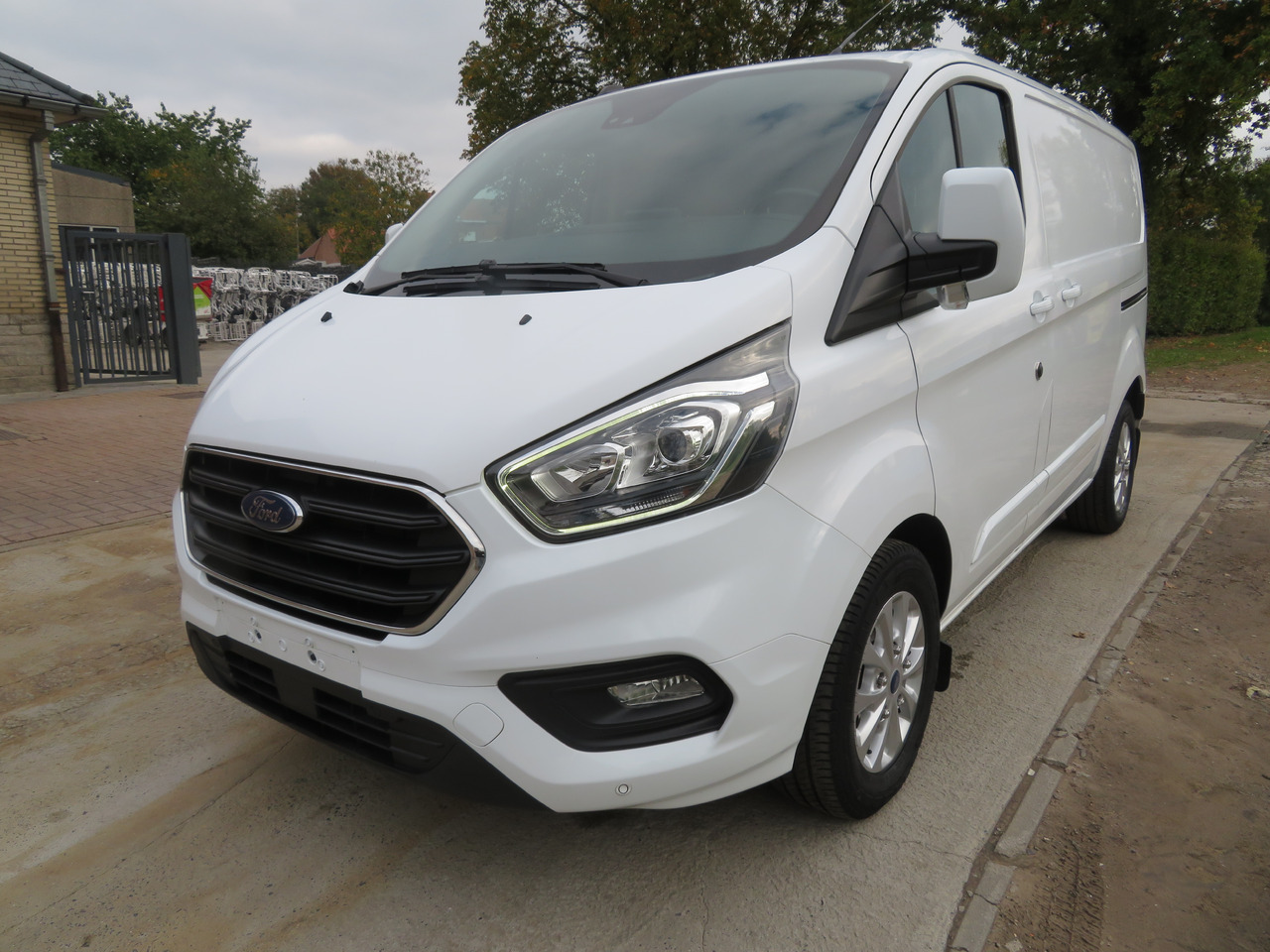 Ford Transit Custom 2.0tdci - Kleine bestelwagen: afbeelding 3 Ford Transit Custom 2.0tdci - Kleine bestelwagen: afbeelding 3