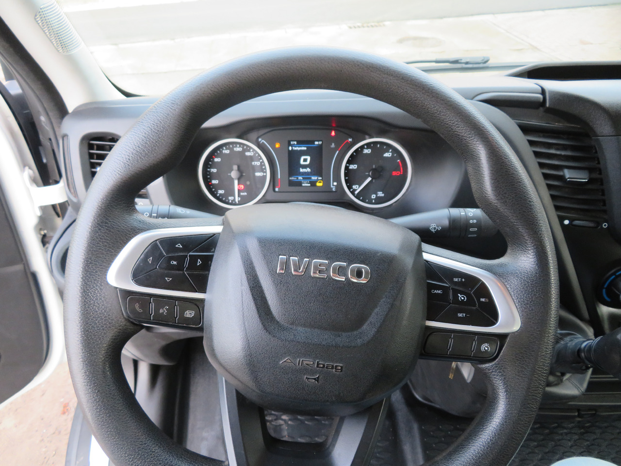 Leasing Iveco Daily 35C16 3.0 - L3 - Kipper Iveco Daily 35C16 3.0 - L3 - Kipper: afbeelding 14 Leasing Iveco Daily 35C16 3.0 - L3 - Kipper Iveco Daily 35C16 3.0 - L3 - Kipper: afbeelding 14