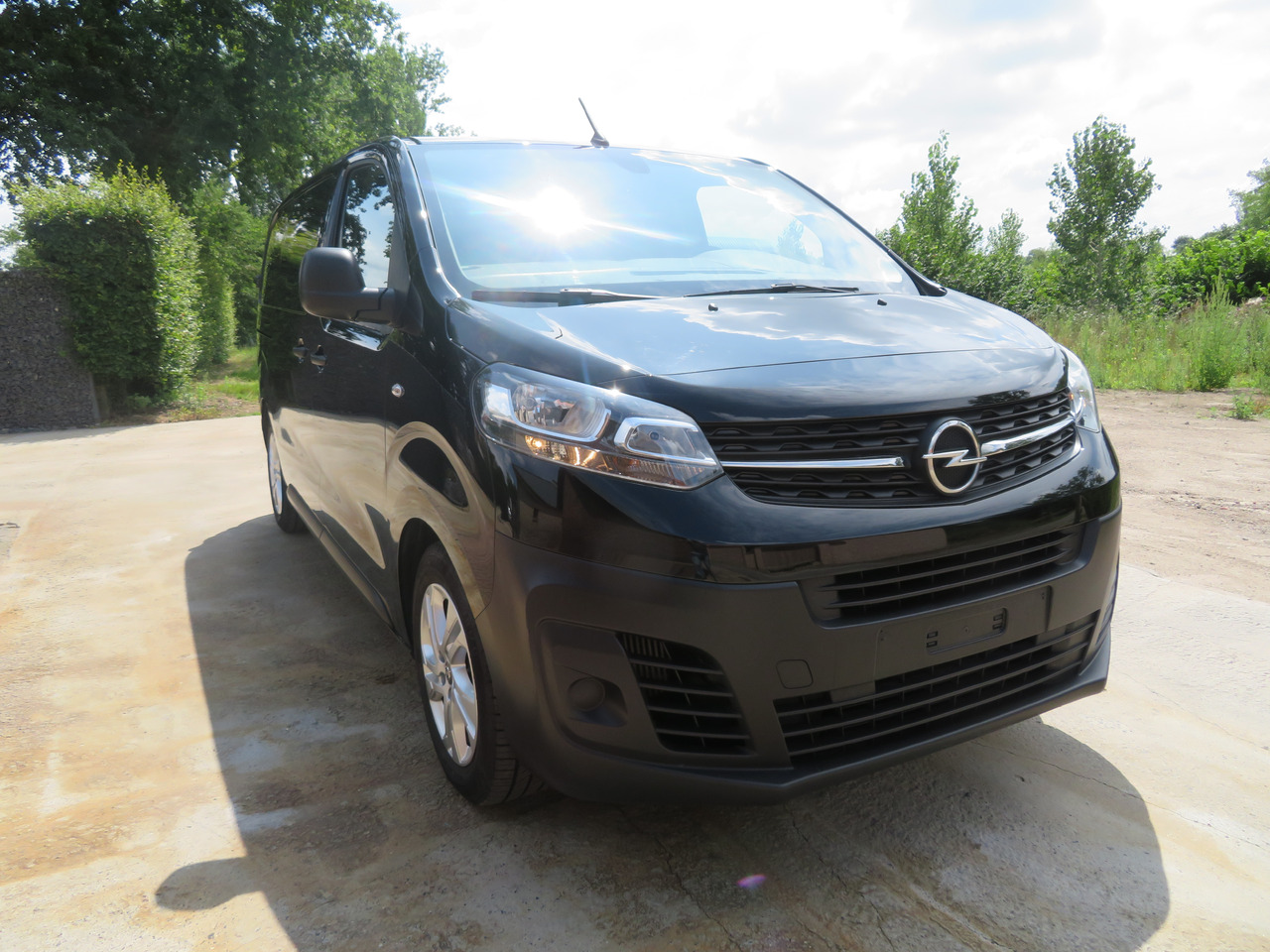 OPEL Vivaro Edition 2.0 Turbo - L2H1 - Kleine bestelwagen: afbeelding 1 OPEL Vivaro Edition 2.0 Turbo - L2H1 - Kleine bestelwagen: afbeelding 1