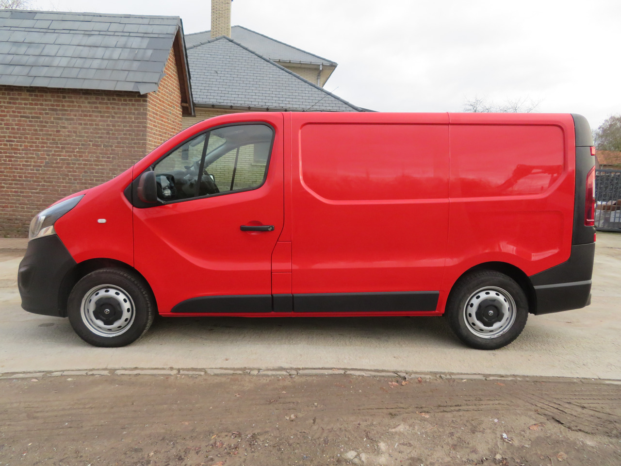 Opel Vivaro 1.6CDTI BI-Turbo - L1H1 - Kleine bestelwagen: afbeelding 4 Opel Vivaro 1.6CDTI BI-Turbo - L1H1 - Kleine bestelwagen: afbeelding 4