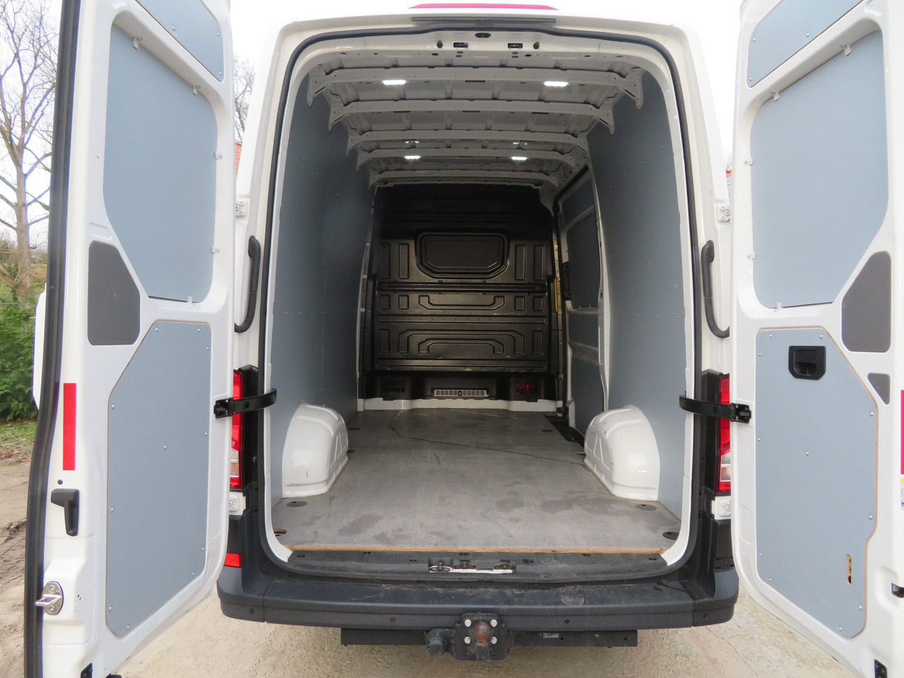 Gesloten bestelwagen Volkswagen Crafter 2.0 CR TDi L3H3: afbeelding 10 Gesloten bestelwagen Volkswagen Crafter 2.0 CR TDi L3H3: afbeelding 10