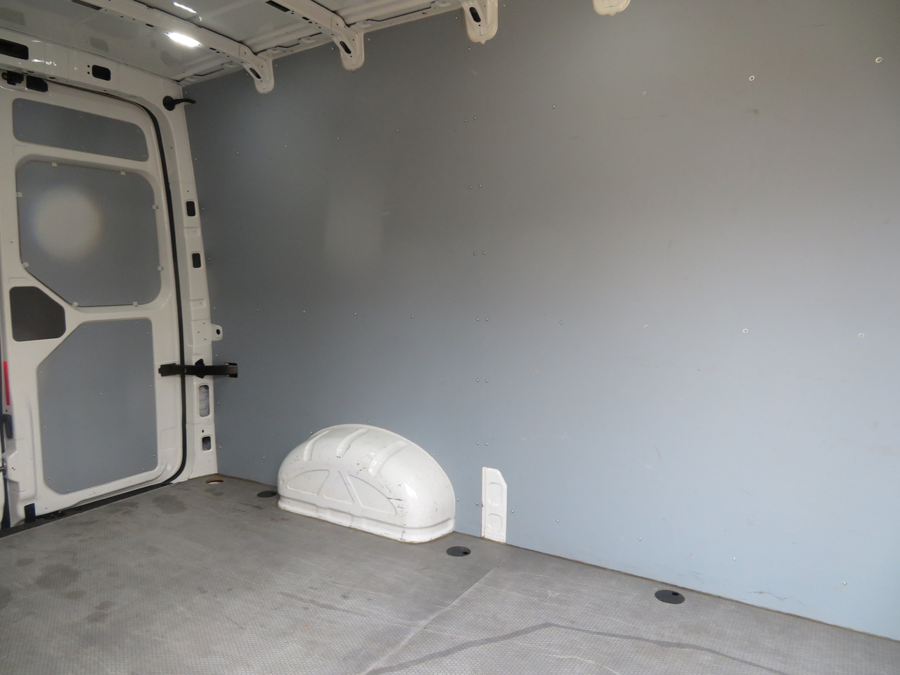 Gesloten bestelwagen Volkswagen Crafter 2.0 CR TDi L3H3: afbeelding 9 Gesloten bestelwagen Volkswagen Crafter 2.0 CR TDi L3H3: afbeelding 9