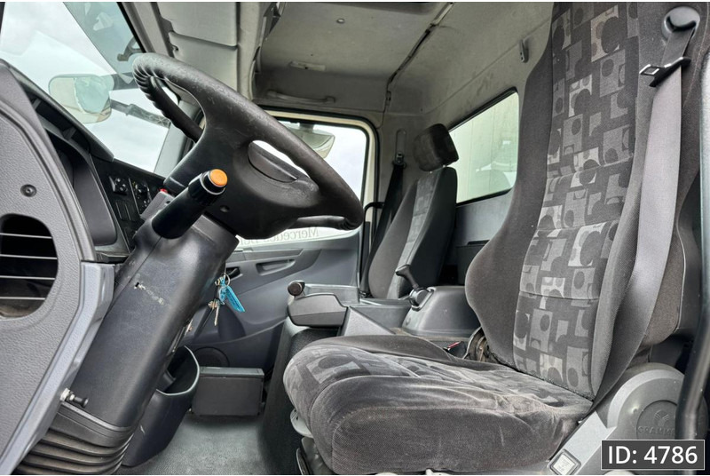 Mercedes-Benz Atego 1318 Day Cab, Euro 5, BDF / EPS automatic / DHOLLANDIA 2000KG - Containertransporter/ Wissellaadbak vrachtwagen: afbeelding 5 Mercedes-Benz Atego 1318 Day Cab, Euro 5, BDF / EPS automatic / DHOLLANDIA 2000KG - Containertransporter/ Wissellaadbak vrachtwagen: afbeelding 5