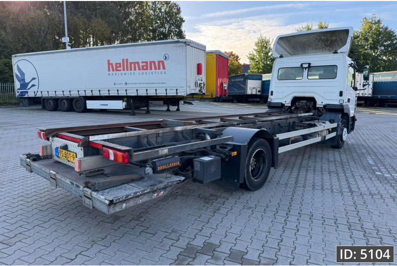 Mercedes-Benz Atego 1318 Day Cab, Euro 6, / BDF / DHOLLANDIA 2000KG - Containertransporter/ Wissellaadbak vrachtwagen: afbeelding 3 Mercedes-Benz Atego 1318 Day Cab, Euro 6, / BDF / DHOLLANDIA 2000KG - Containertransporter/ Wissellaadbak vrachtwagen: afbeelding 3