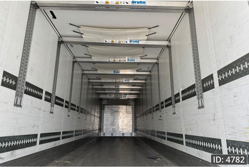 Schmitz Cargobull SCB*S3 SLXe400 / Double stock / Huckepack / 4 pcs - Koelwagen oplegger: afbeelding 5 Schmitz Cargobull SCB*S3 SLXe400 / Double stock / Huckepack / 4 pcs - Koelwagen oplegger: afbeelding 5