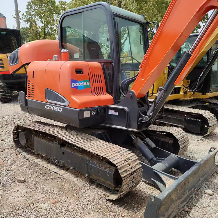 DOOSAN DH60 - Rupsgraafmachine: afbeelding 1 DOOSAN DH60 - Rupsgraafmachine: afbeelding 1