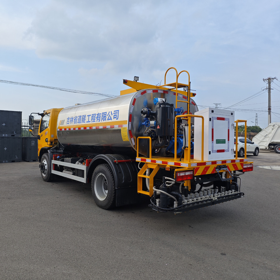 Dongfeng KLF - Bitumen sprayer: afbeelding 4 Dongfeng KLF - Bitumen sprayer: afbeelding 4