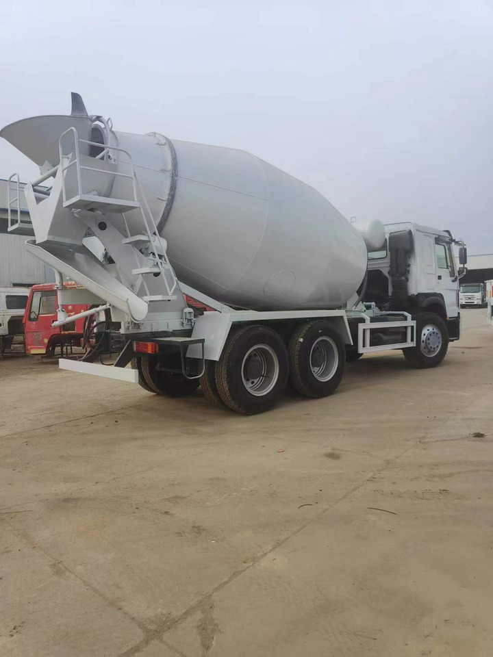 HOWO 375 Cement Mixer Truck 6*4 - Betonmixer: afbeelding 5 HOWO 375 Cement Mixer Truck 6*4 - Betonmixer: afbeelding 5