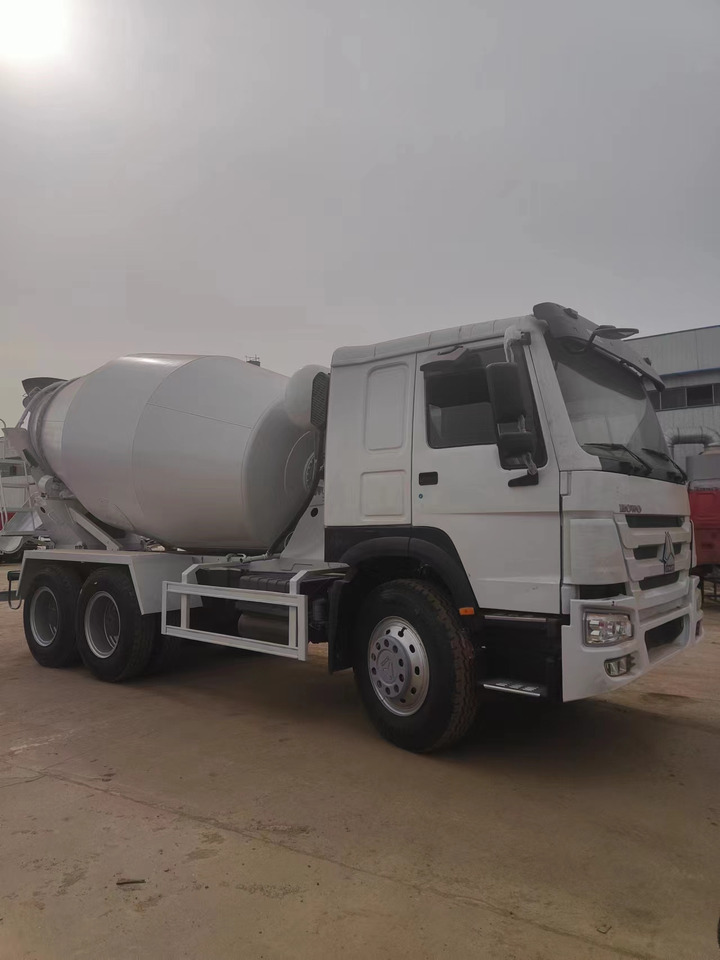 HOWO 375 Cement Mixer Truck 6*4 - Betonmixer: afbeelding 3 HOWO 375 Cement Mixer Truck 6*4 - Betonmixer: afbeelding 3