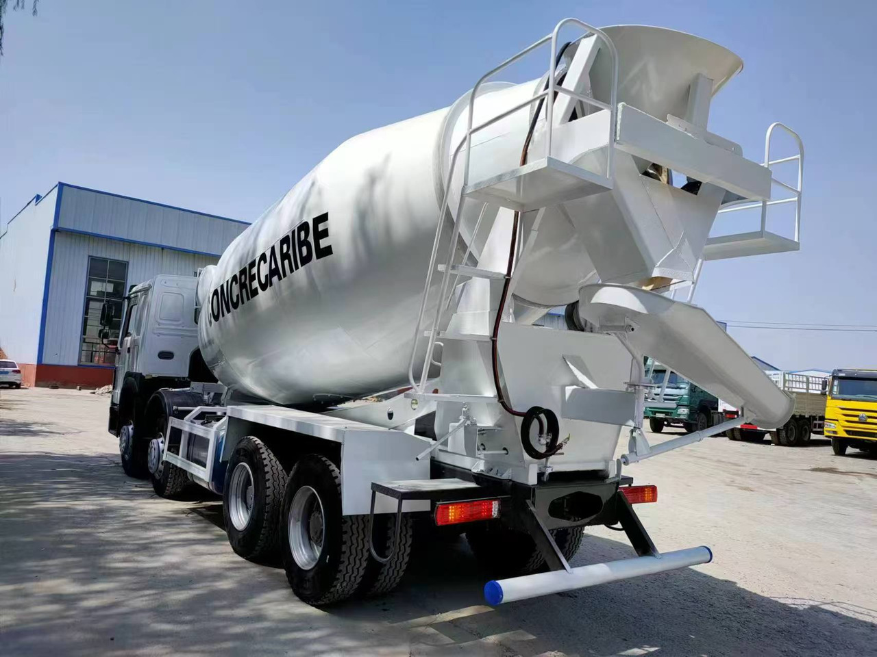 HOWO Cement Mixer Truck Click for Discount - Chassis vrachtwagen: afbeelding 5 HOWO Cement Mixer Truck Click for Discount - Chassis vrachtwagen: afbeelding 5
