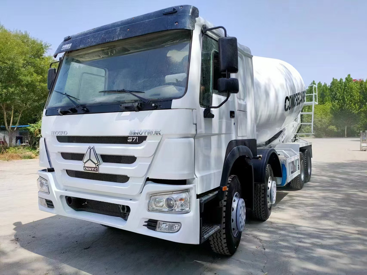 HOWO Cement Mixer Truck Click for Discount - Chassis vrachtwagen: afbeelding 3 HOWO Cement Mixer Truck Click for Discount - Chassis vrachtwagen: afbeelding 3