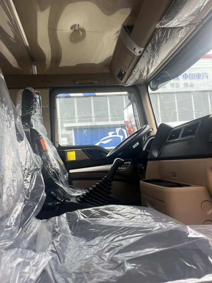 HOWO TX350 Cement Mixer Truck - Betonmixer: afbeelding 4 HOWO TX350 Cement Mixer Truck - Betonmixer: afbeelding 4