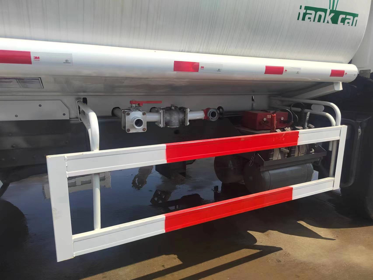 Tankwagen HOWO Water Tanker Click Here for Discount: afbeelding 6 Tankwagen HOWO Water Tanker Click Here for Discount: afbeelding 6