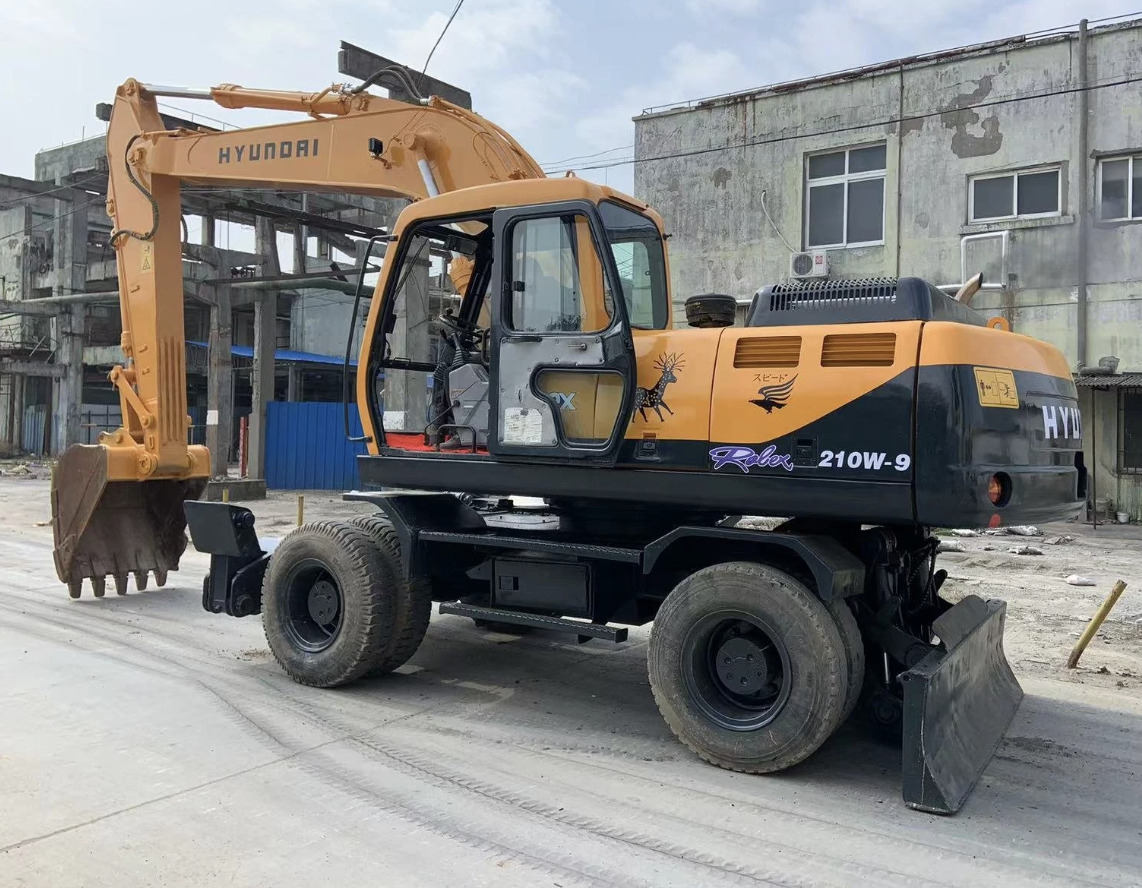 HYUNDAI R210W-9 - Rupsgraafmachine: afbeelding 1 HYUNDAI R210W-9 - Rupsgraafmachine: afbeelding 1